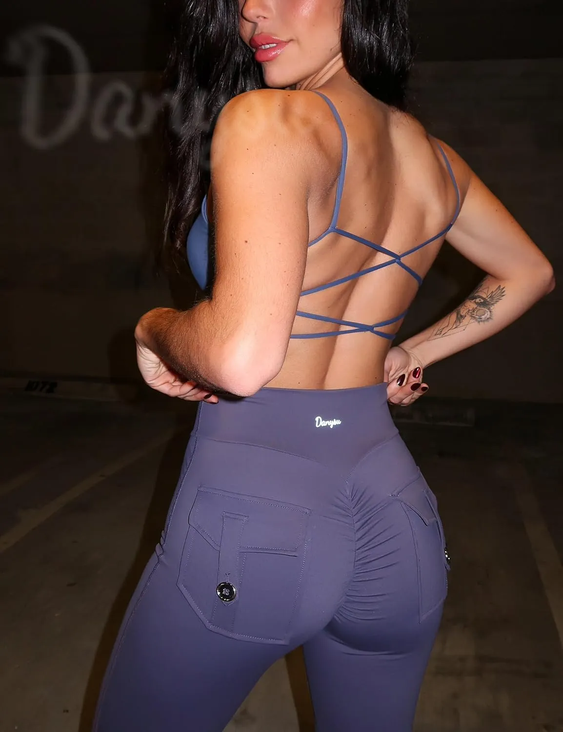 Danysu Backless Sports Bra Soft Workout Tops with Removable Padded Yoga Training Bras Strappy Going Out Top