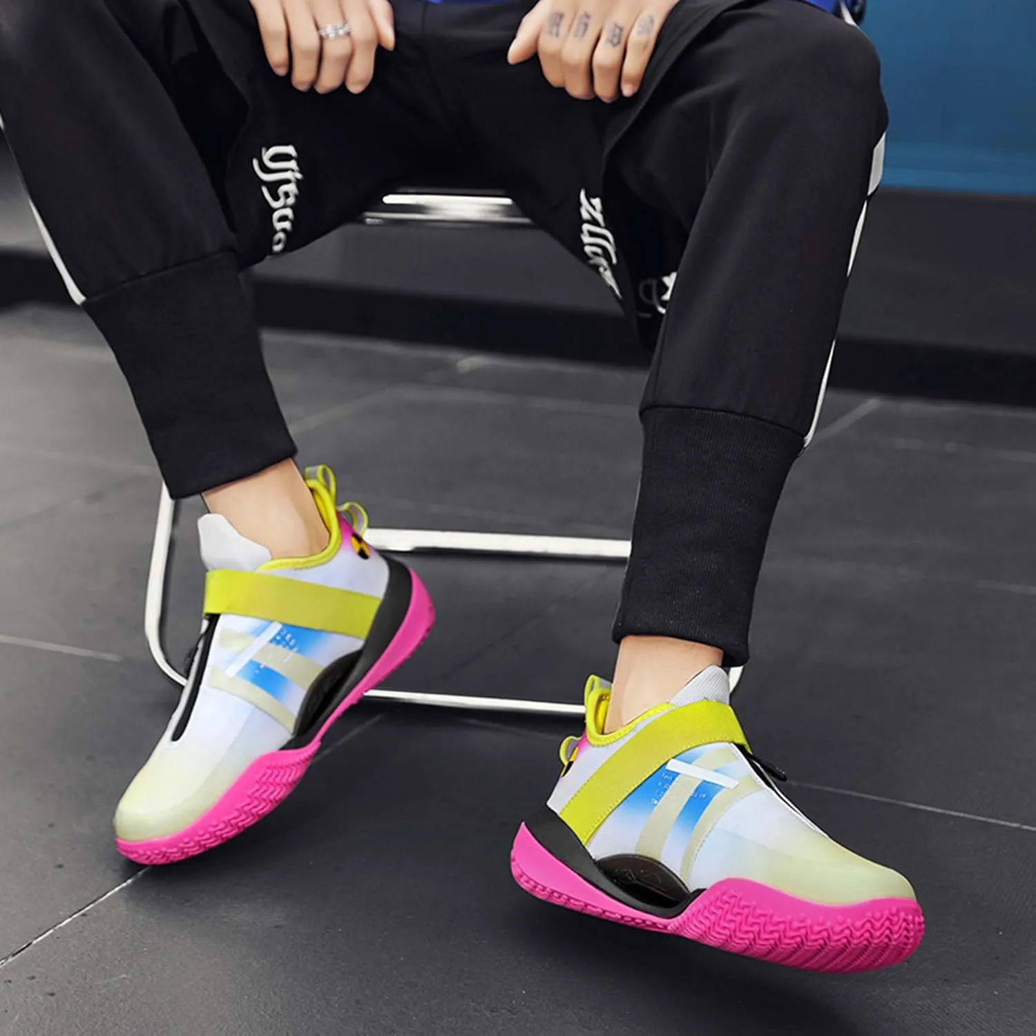 Men's Professional Basketball Shoes Non-Slip Training Low Top Sports Running Shoes Teenagers Fashion Sneakers Women's Outdoor Casual Sports Walking Shoes