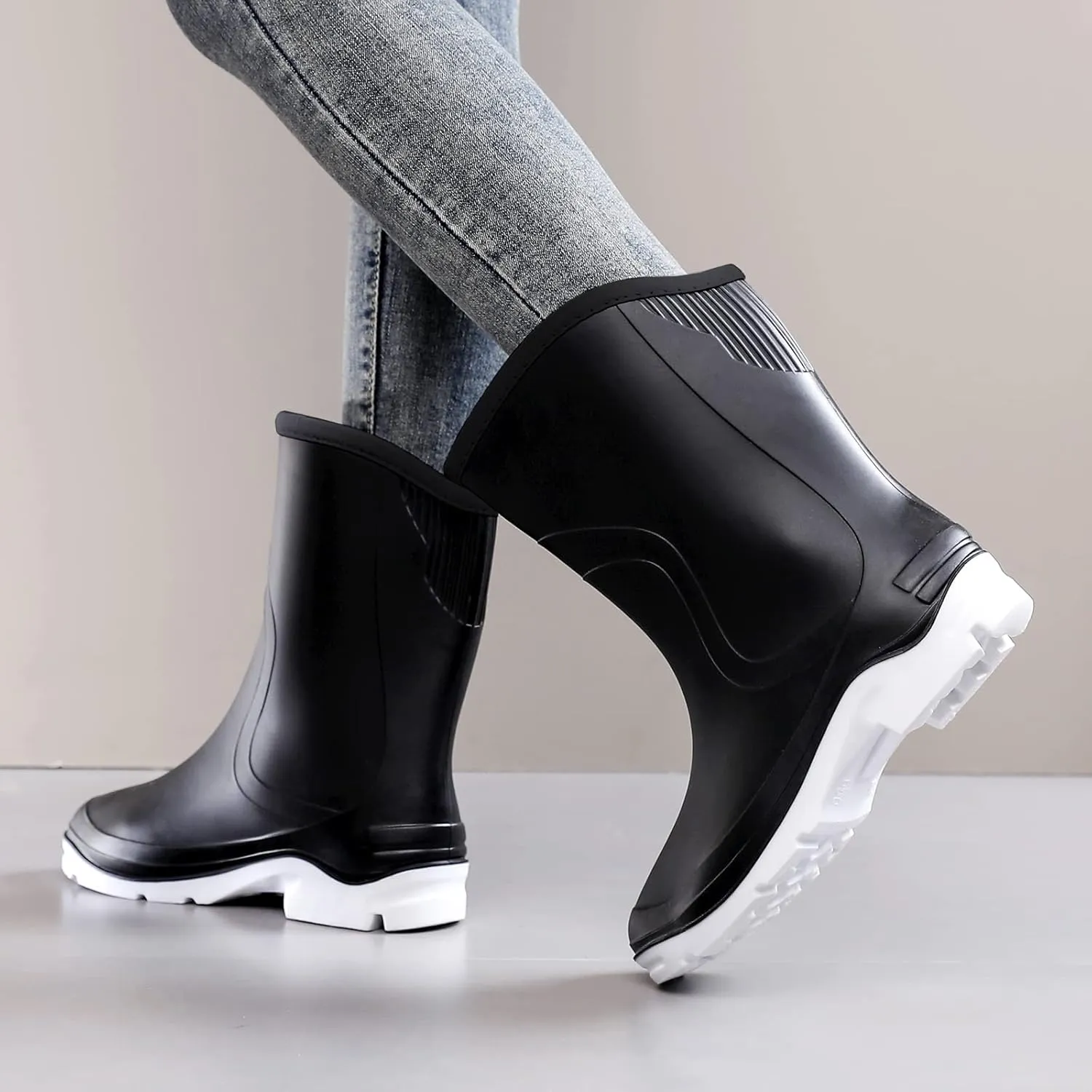 Rain Boots for WomenWaterproof Garden Rubber Boots, Non-slip Width Mid-Calf Comfort Short Boots, Ankle Rainboots Boots, Lightweight Platform Mud Boots Water Shoes for Outdoor Working Fishing