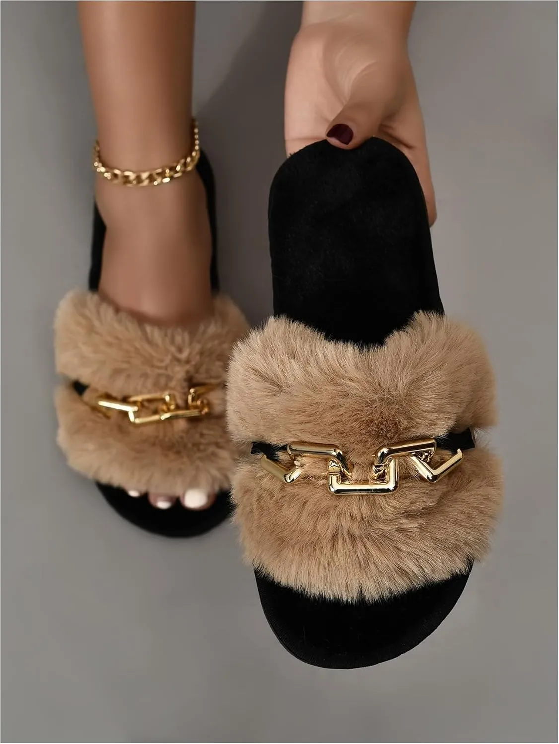 Verdusa Women's Fuzzy Slippers Cozy Plush Home Slippers Chain Decor Furry Open Toe House Shoes